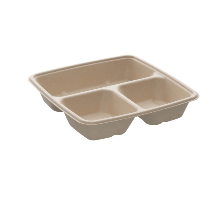 Bandeja cuadrada con 3 compartimentos (23x23 cm), biodegradable, ecológica y diseñada para organizar alimentos en hostelería sostenible.